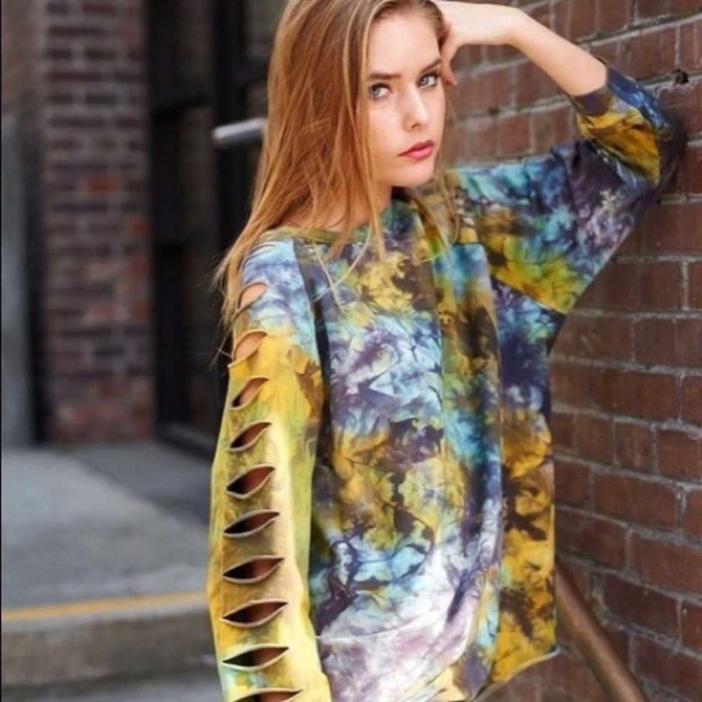 CLEARANCE SALE: Tie dye long ¾ sleeve top